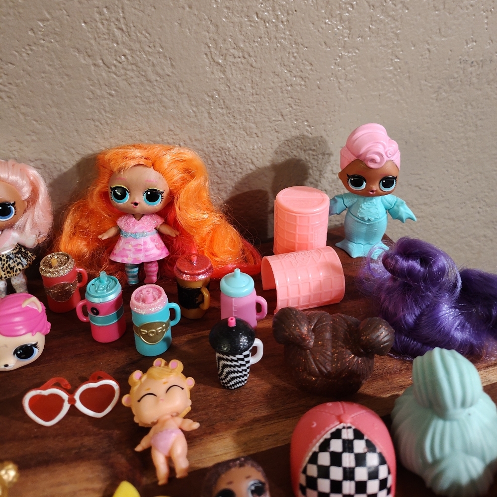 L.O.L. Surprise Tot & Baby Dolls With Accessories Lot - Picture 3 of 6